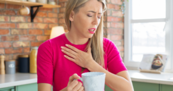 Vă confruntați cu reflux gastroesofagian? Iată ce ceaiuri vă ajută