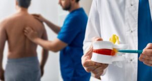Hernie de disc. De ce apare. Simptome. Diagnostic. Tratamente recomandate și posibilele complicații