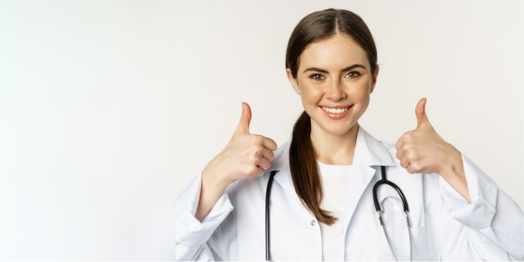 deficit de vitamina B12, simptome deficit de vitamina B12, solutii in caz de deficit de vitamina B12, cauze ale deficitului de vitamina B12, dureri de cap deficit de vitamina B12,