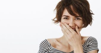 (P) 5 mituri despre dinții lipsă și cum te afectează, de fapt