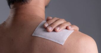 Plasturi cu pelin: utilizari si beneficii importante