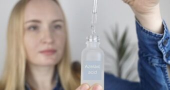 Ce utilizări și beneficii are acidul azelaic?