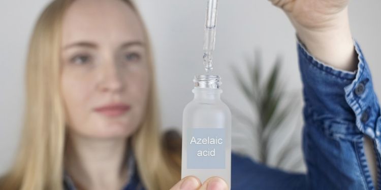 Ce utilizări și beneficii are acidul azelaic?